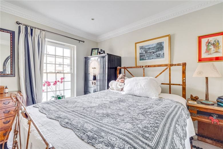 4 bedroom house, Beaufort Close, Putney SW15 - Available