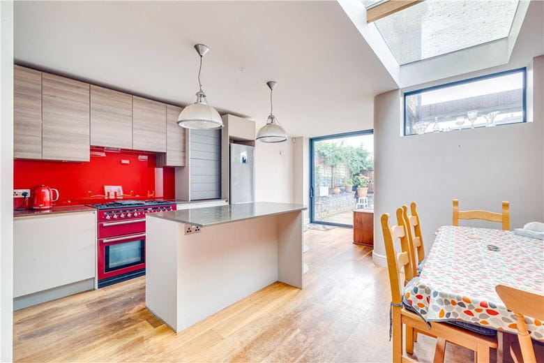 4 bedroom house, Coliston Road, London SW18 - Available