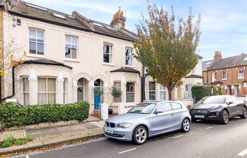 4 bedroom house, Coliston Road, London SW18 - Available