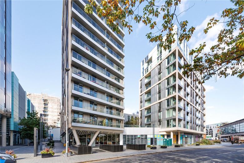 1 bedroom flat, Buckhold Road, London SW18 - Sold