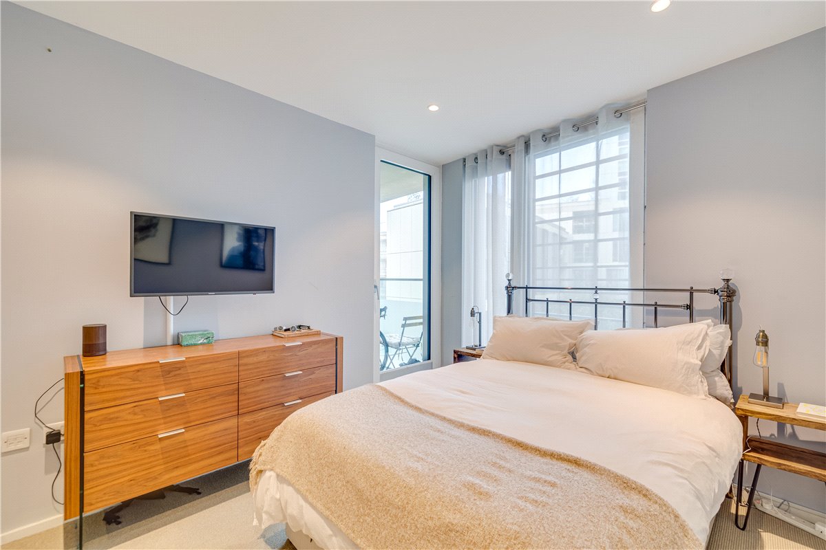 1 bedroom flat, Buckhold Road, London SW18 - Sold