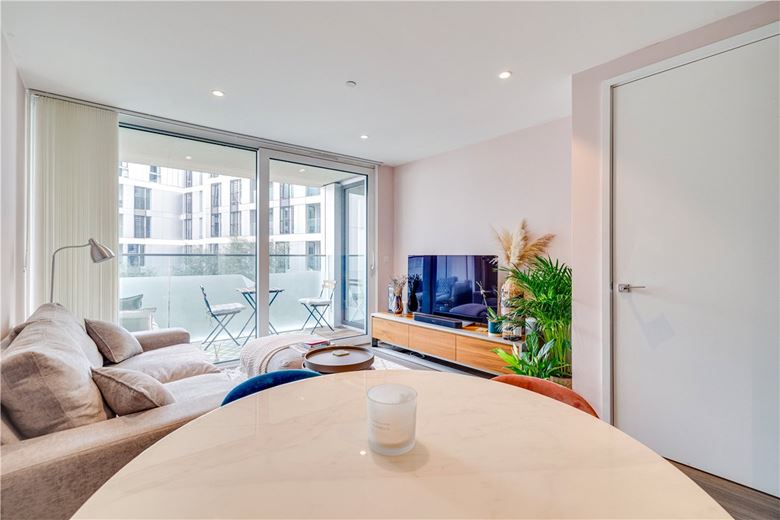 1 bedroom flat, Buckhold Road, London SW18 - Sold