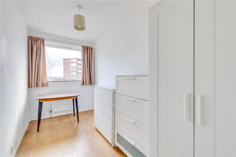 2 bedroom flat, Albert Drive, London SW19 - Sold
