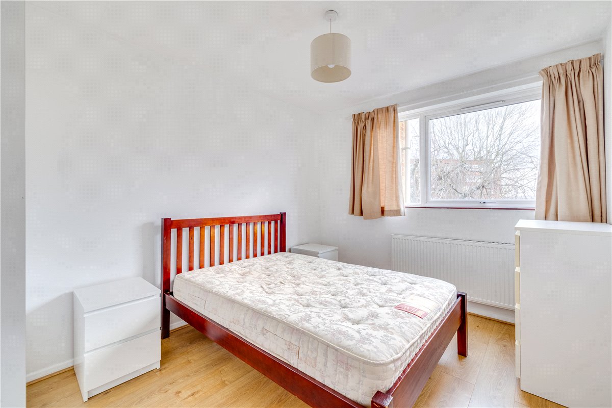 2 bedroom flat, Albert Drive, London SW19 - Sold