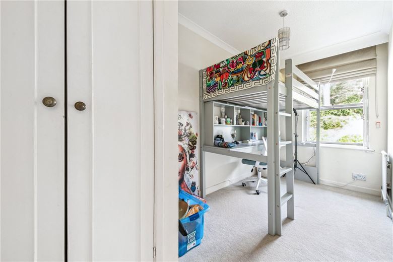 3 bedroom house, Heights Close, Hillview SW20 - Sold STC