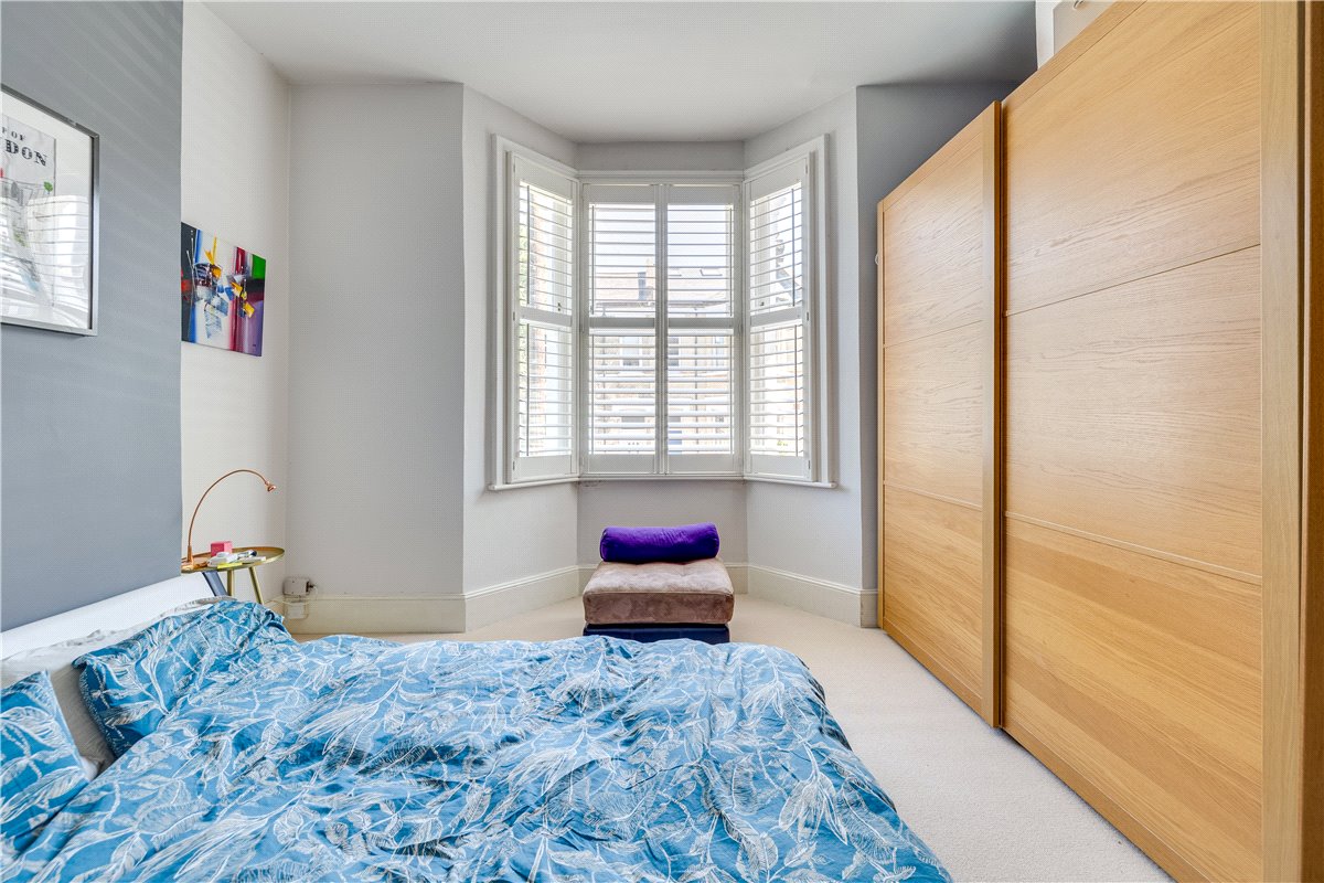 1 bedroom flat, Ringford Road, London SW18 - Available