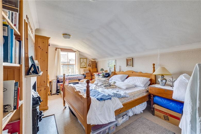 4 bedroom house, Ringford Road, London SW18 - Available