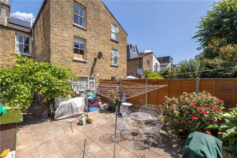 4 bedroom house, Ringford Road, London SW18 - Available