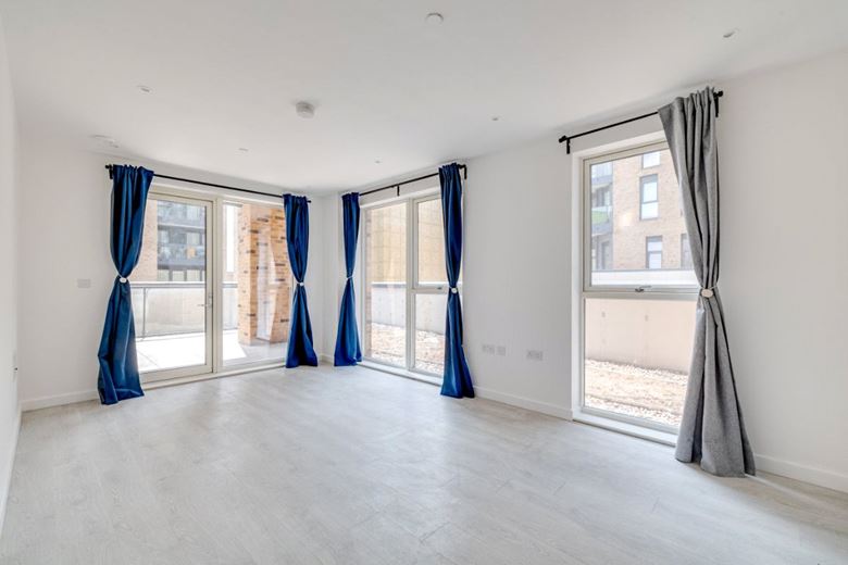2 bedroom flat, Unity Lane, Hounslow TW3 - Available