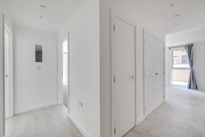 2 bedroom flat, Unity Lane, Hounslow TW3 - Available