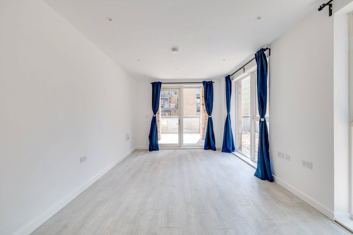 2 bedroom flat, Unity Lane, Hounslow TW3 - Available