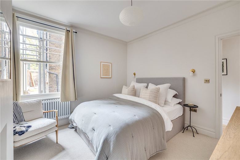 2 bedroom flat, Astonville Street, London SW18 - Sold STC