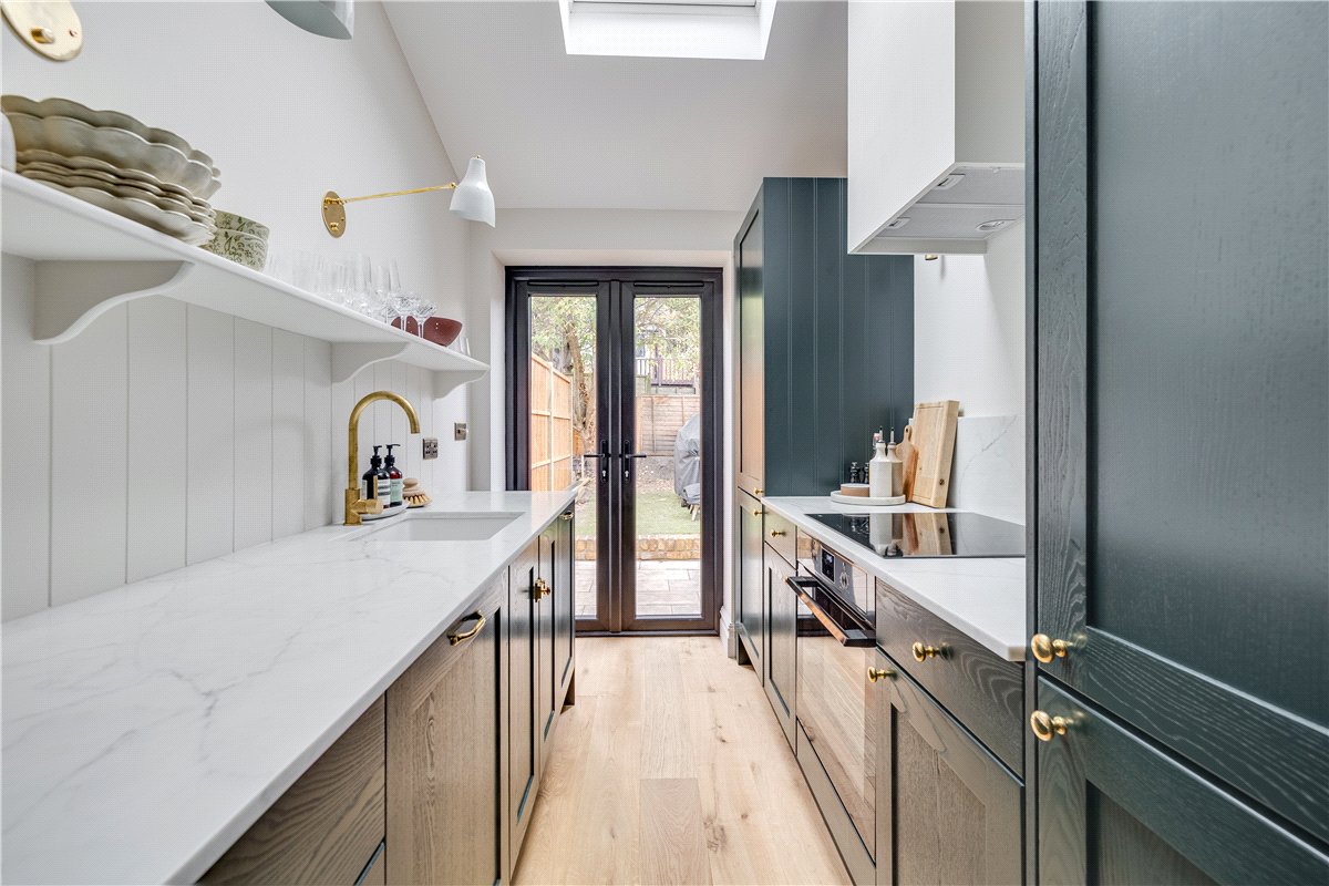 2 bedroom flat, Astonville Street, London SW18 - Sold STC