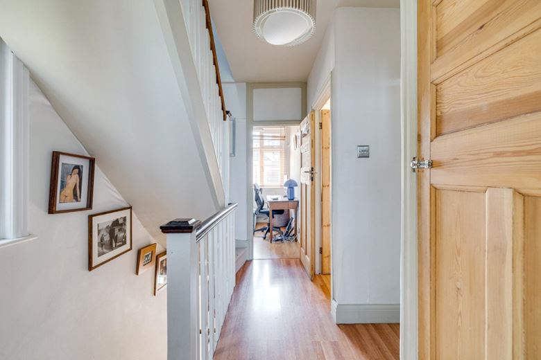 4 bedroom house, Kingsway, London SW14 - Sold STC