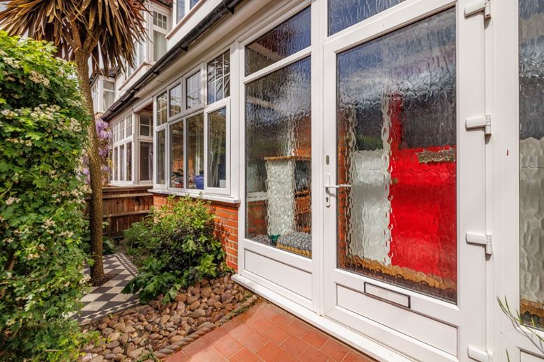 4 bedroom house, Kingsway, London SW14 - Available