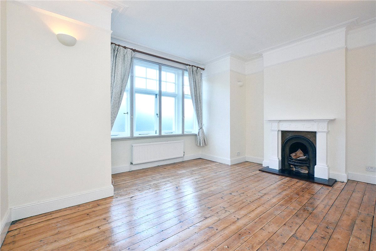 1 bedroom flat, Mortlake High Street, London SW14 - Available