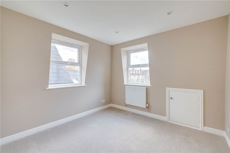 3 bedroom flat, Balvernie Grove, London SW18 - Sold STC