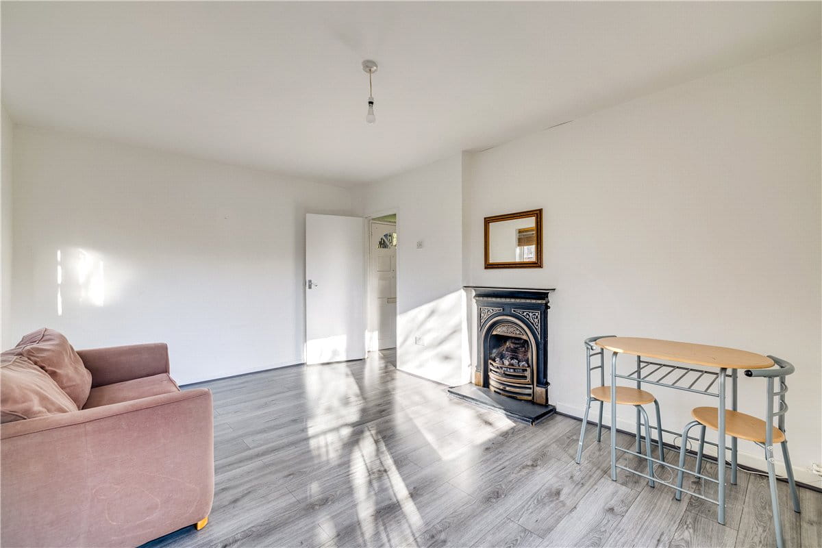 1 bedroom flat, Windlesham Grove, London SW19 - Available