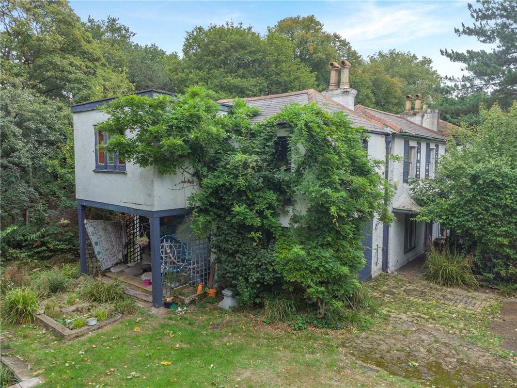 5 bedroom house, Roehampton Vale, London SW15 - Available