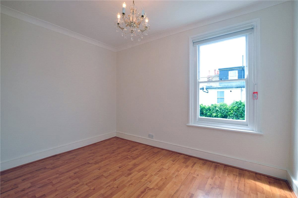 4 bedroom house, White Hart Lane, Barnes SW13 - Available