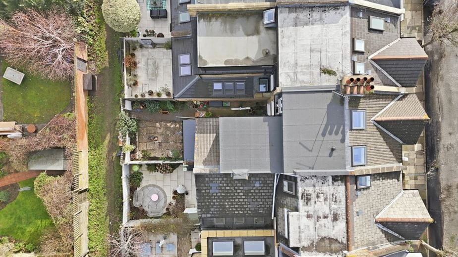 5 bedroom house, Second Avenue, London SW14 - Available