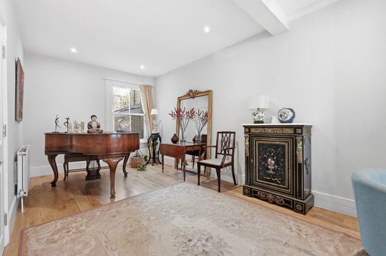 5 bedroom house, Second Avenue, London SW14 - Available