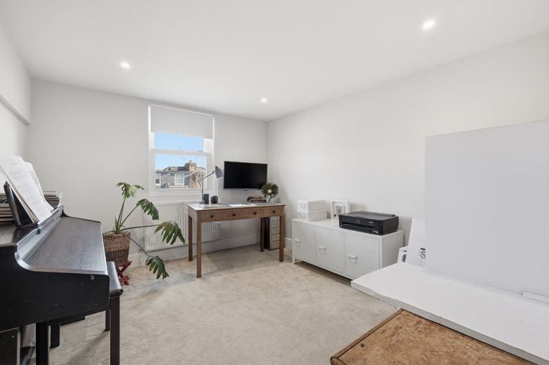 5 bedroom house, Second Avenue, London SW14 - Available