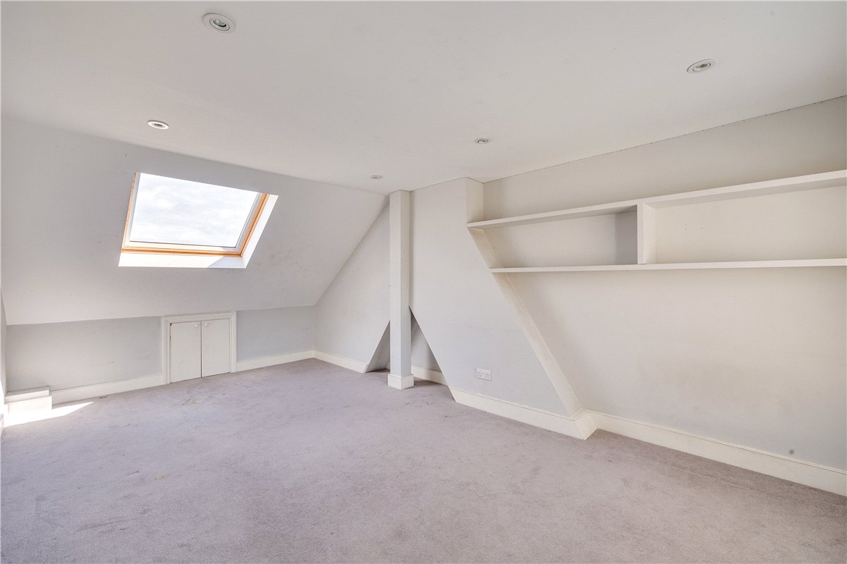5 bedroom house, St. Albans Avenue, London W4 - Available