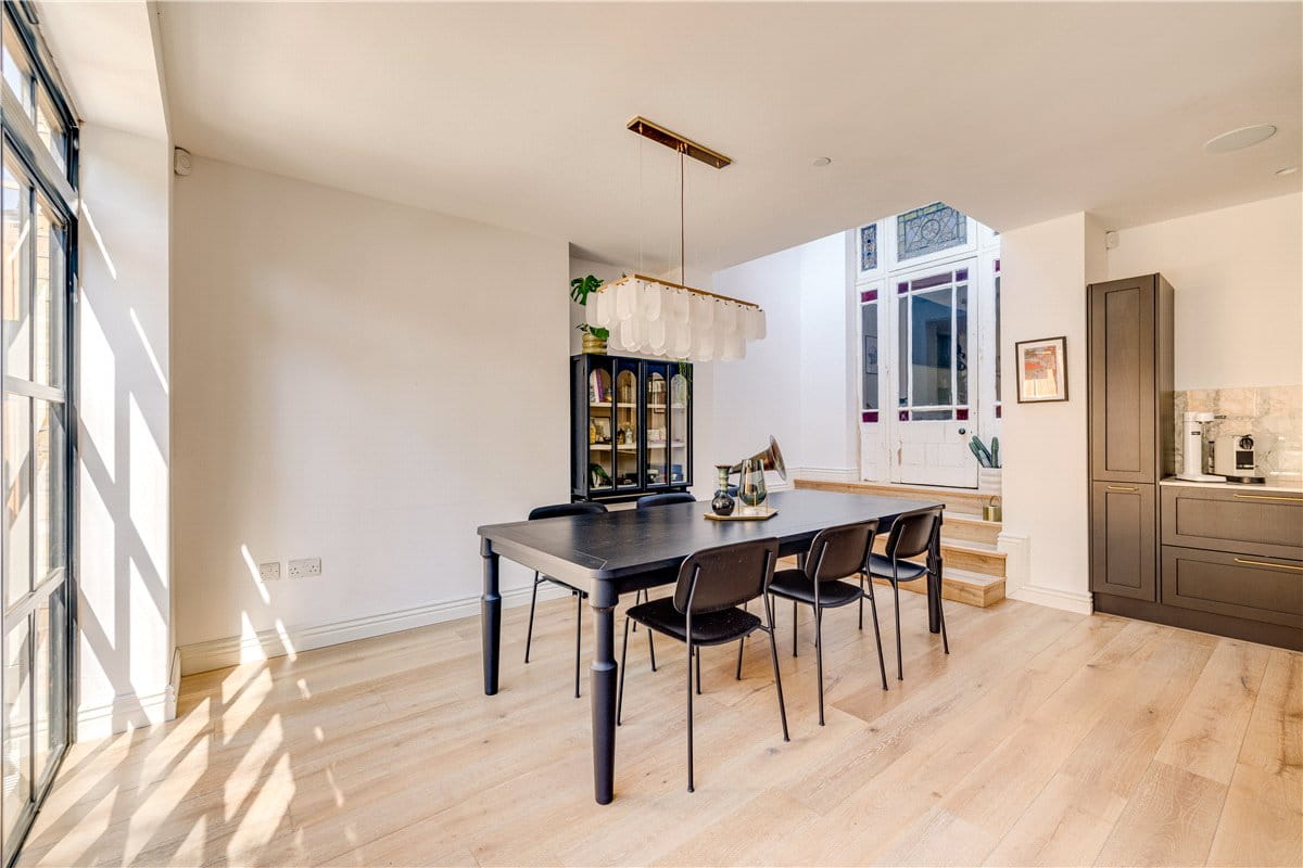 6 bedroom house, Acton Lane, London W4 - Available