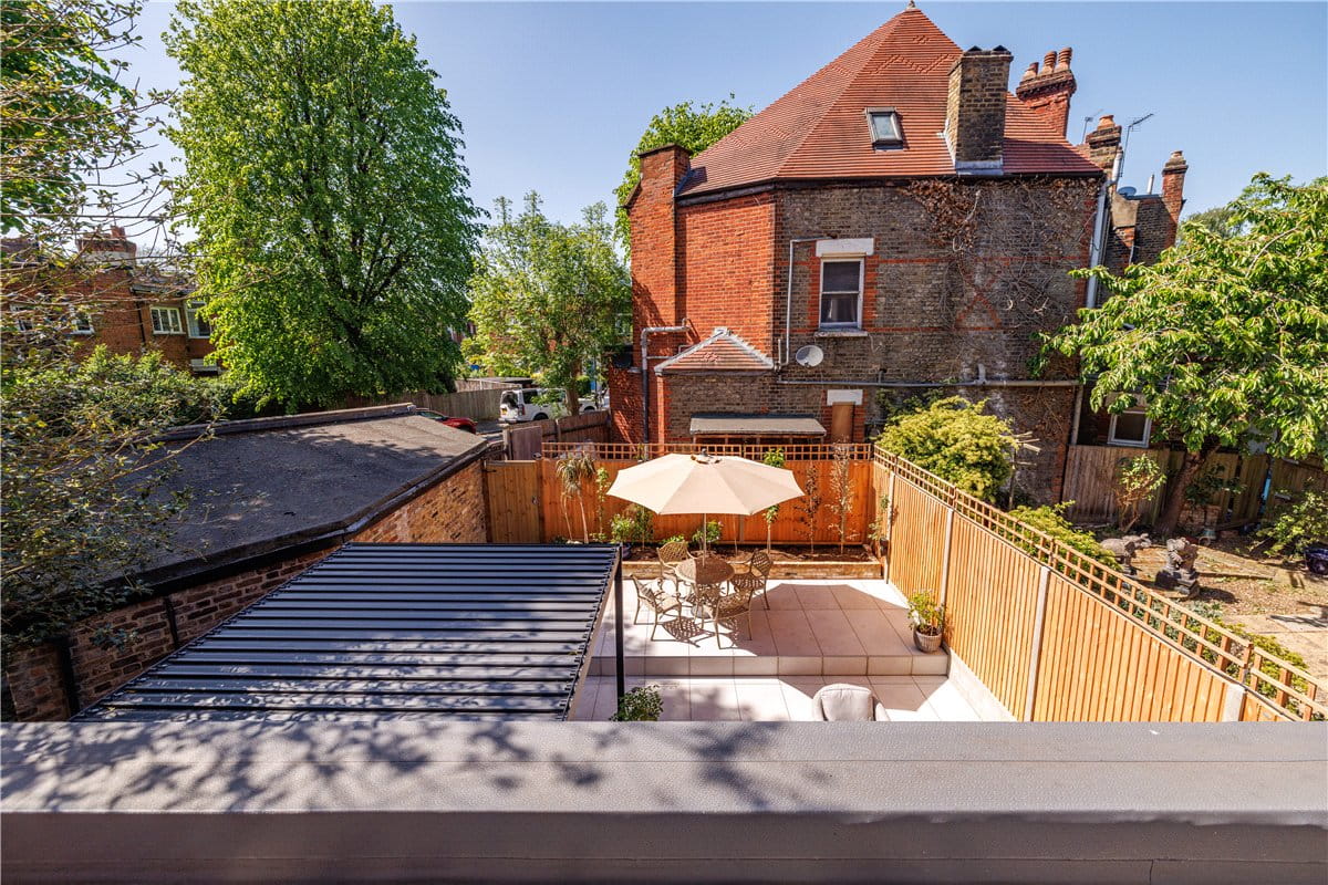 6 bedroom house, Acton Lane, London W4 - Available