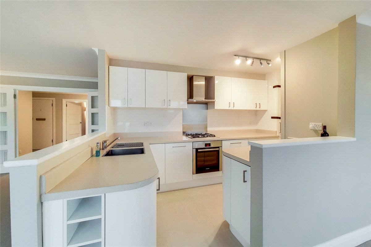 2 bedroom flat, The Terrace, Barnes SW13 - Available