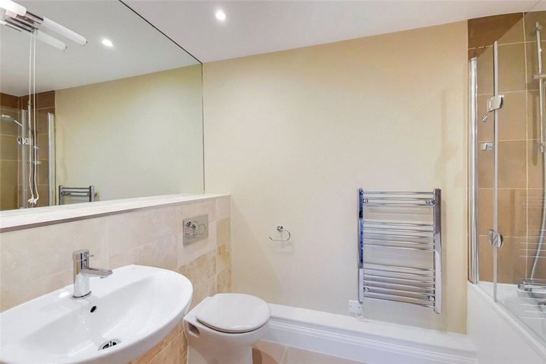 2 bedroom flat, The Terrace, Barnes SW13 - Available