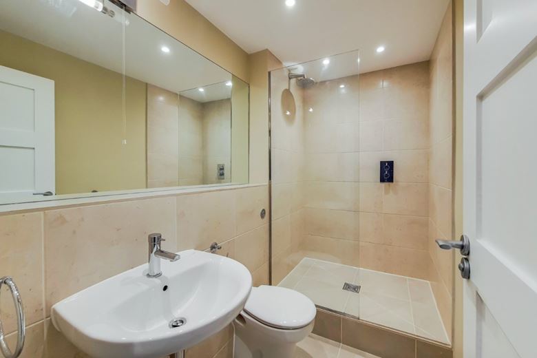2 bedroom flat, The Terrace, Barnes SW13 - Available
