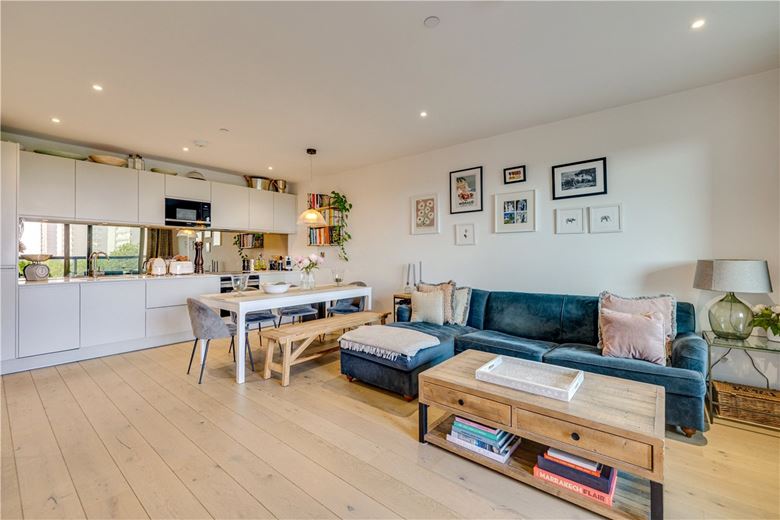 1 bedroom flat, Buckhold Road, London SW18 - Available