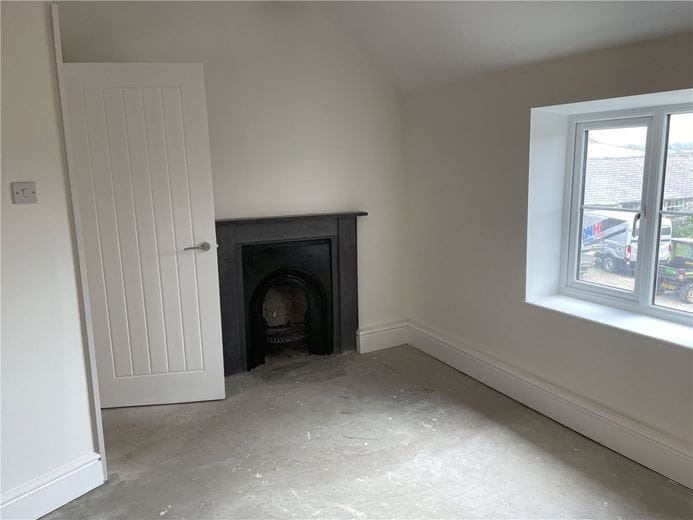 3 bedroom house, Wrexham Road, Pontblyddyn CH7 - Available