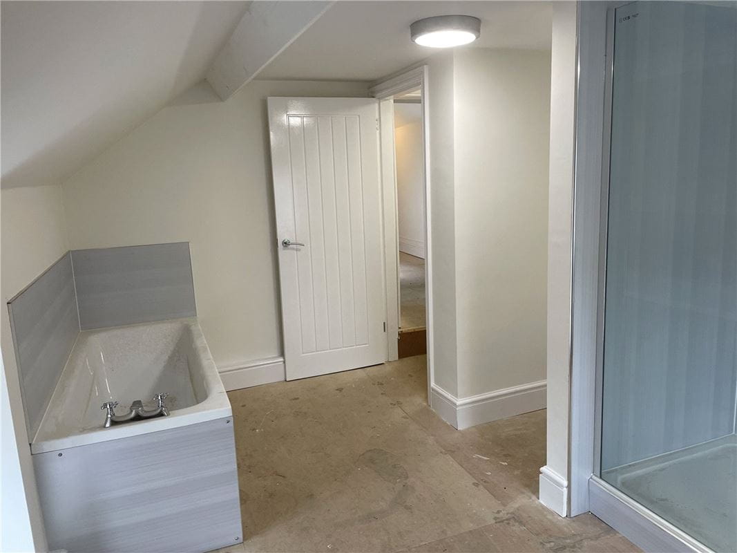 3 bedroom house, Wrexham Road, Pontblyddyn CH7 - Under Offer