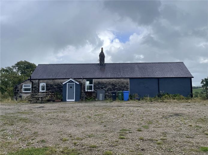 3 bedroom bungalow, Nantglyn Road, Denbigh LL16 - Available