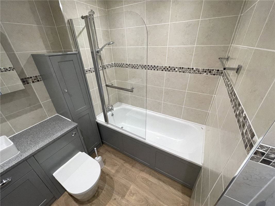 3 bedroom house, Leasows Park, Shawbury SY4 - Available