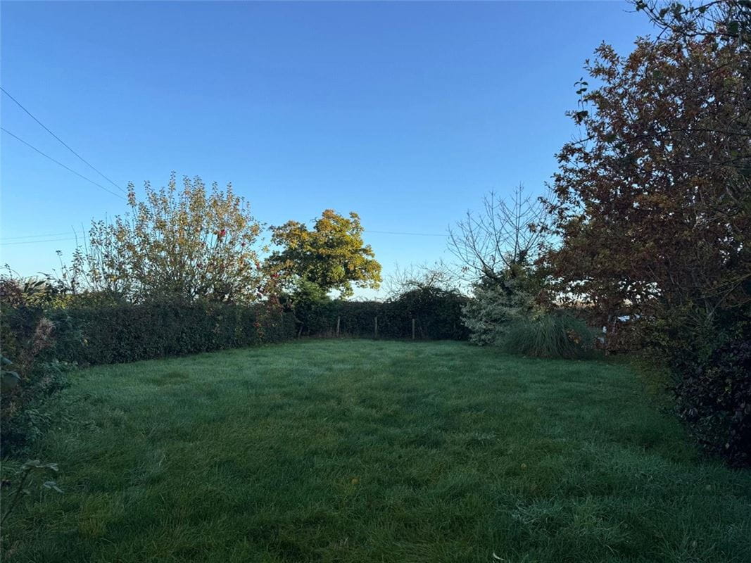 2 bedroom house, Cumbers, Hanmer SY13 - Available