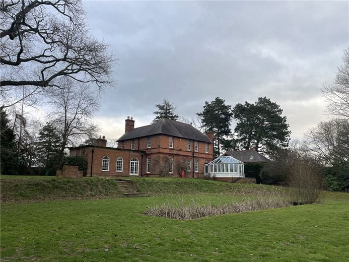 6 bedroom house, Gredington, Hanmer SY13 - Available