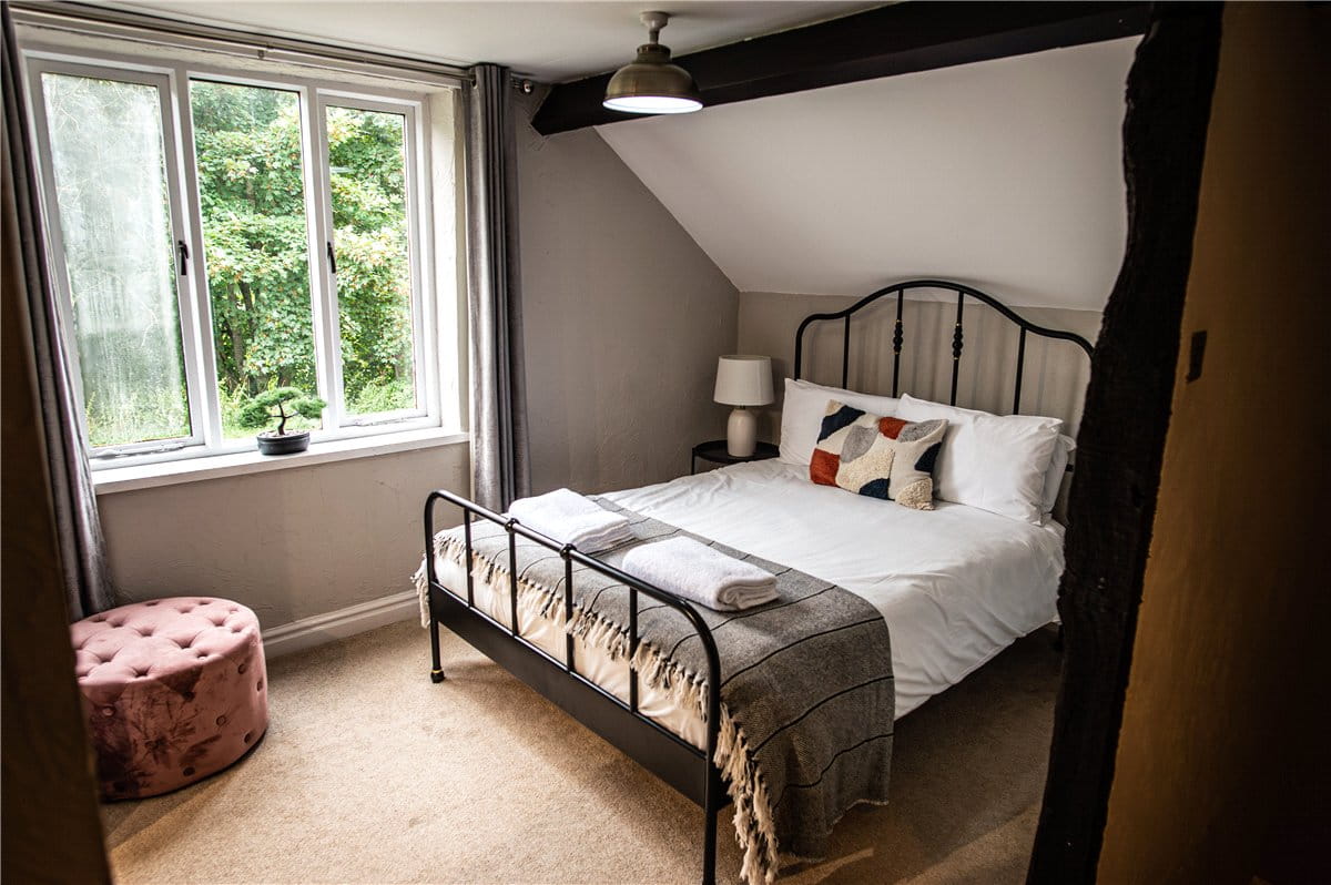 2 acres House, Abbey Road, Llangollen LL20 - Available
