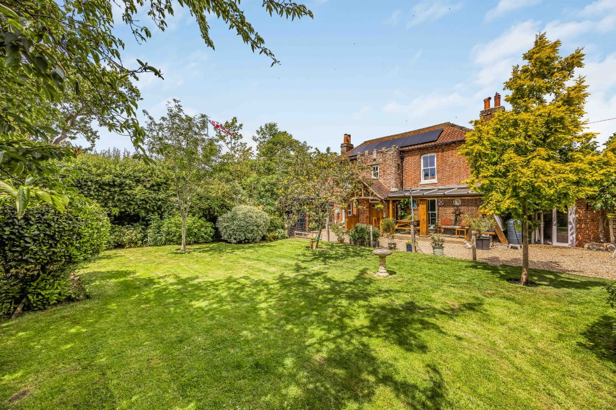 5 bedroom house, Hunston Mill House & Cottages, Selsey Road PO20 - Available