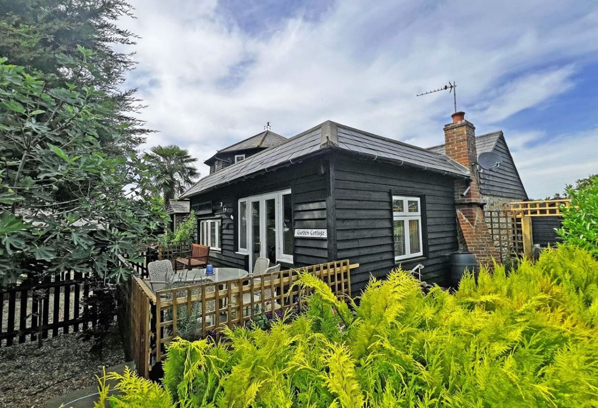 5 bedroom house, Hunston Mill House & Cottages, Selsey Road PO20 - Available