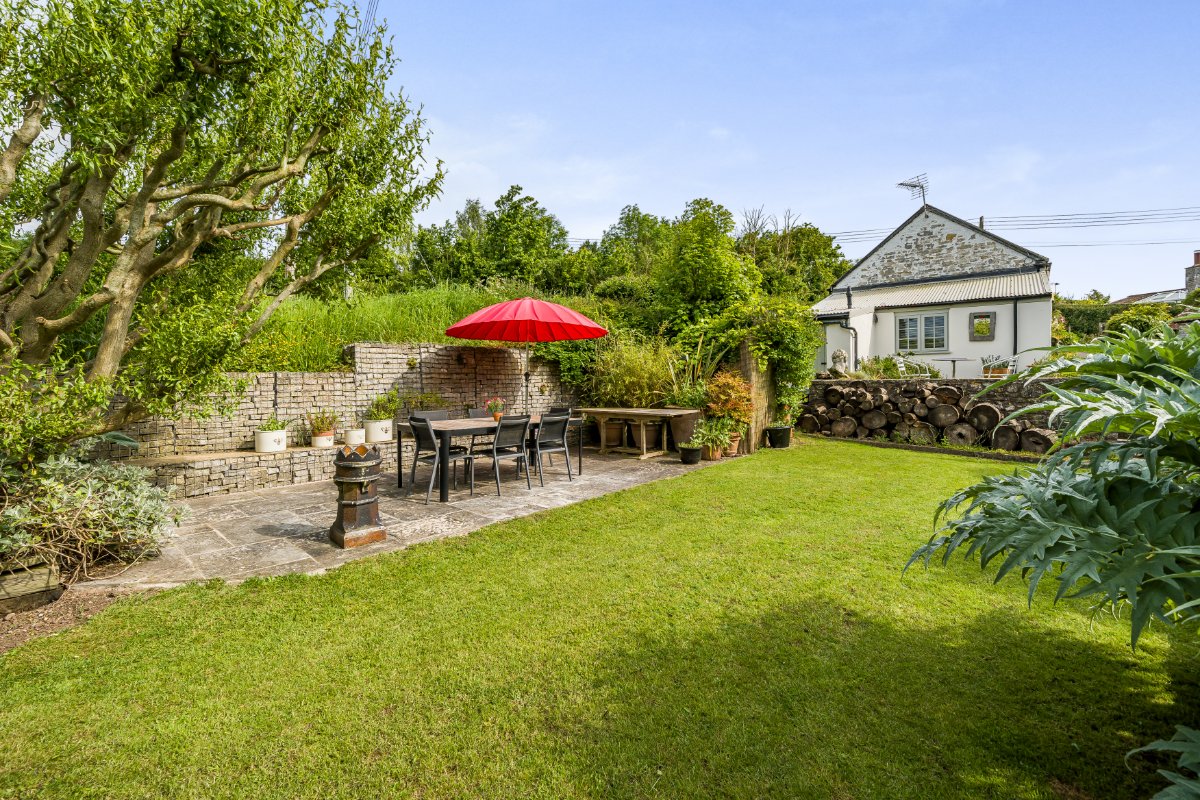 7 bedroom house, School Lane, Compton Dundon TA11 - Available