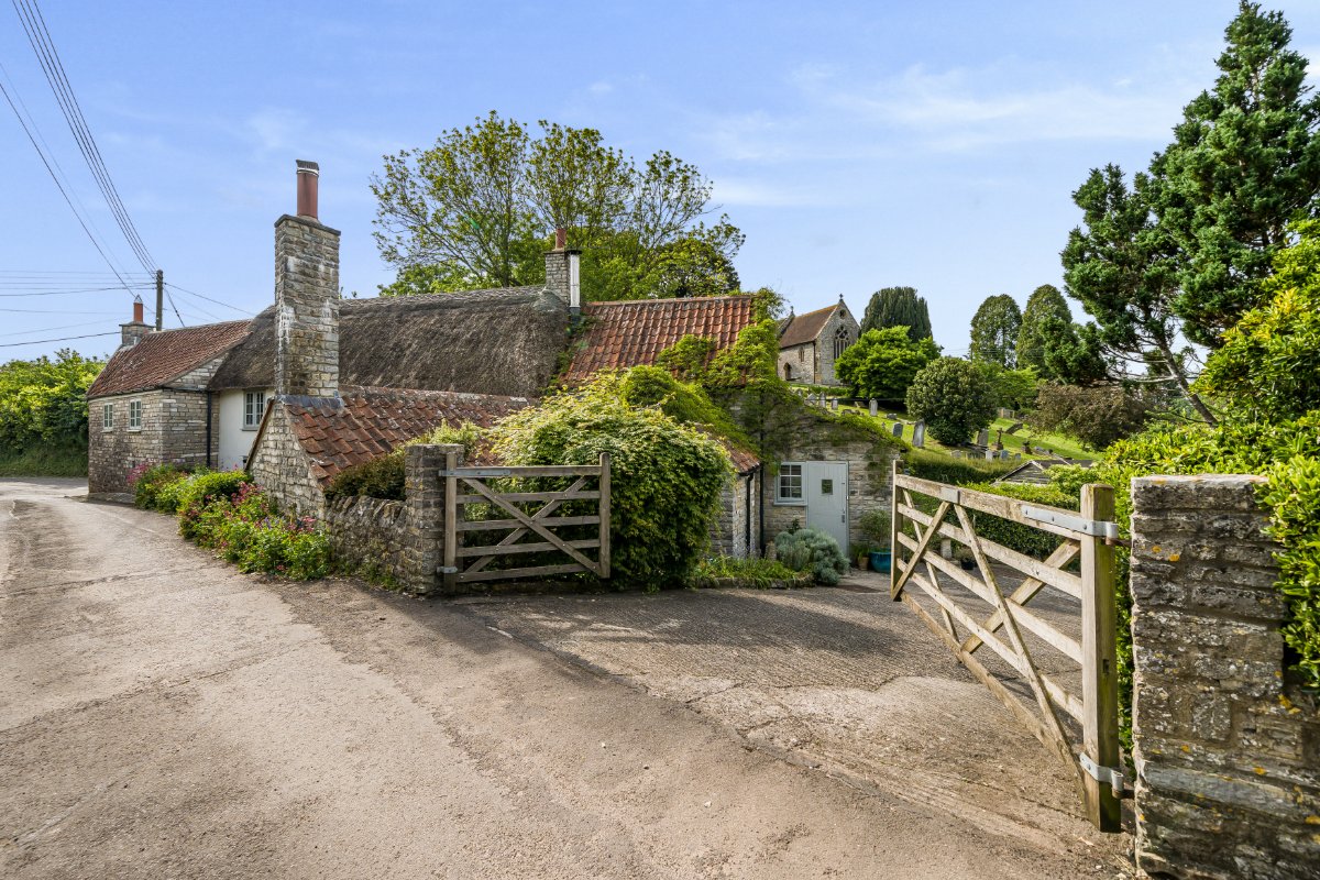 7 bedroom house, School Lane, Compton Dundon TA11 - Available