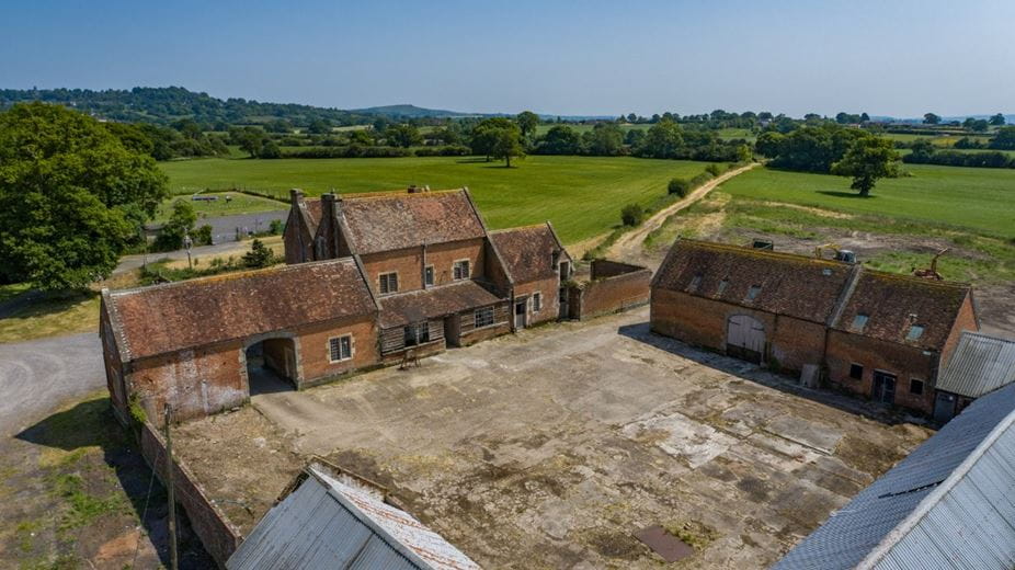 147.7 acres House, Shaftesbury Road, Motcombe SP7 - Available