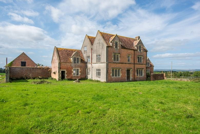 147.7 acres House, Shaftesbury Road, Motcombe SP7 - Available