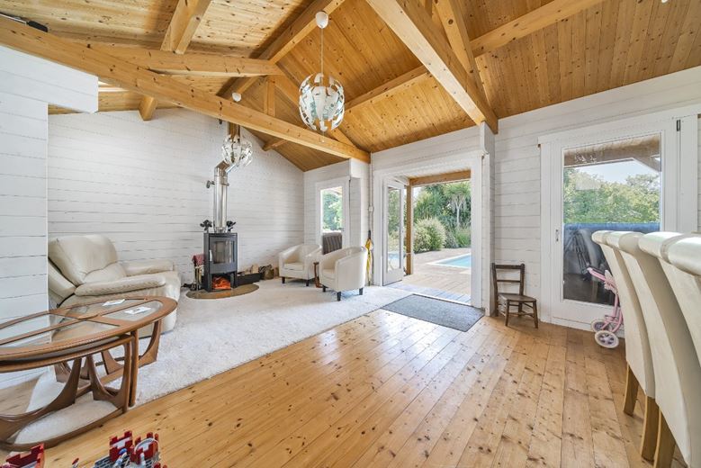 6 bedroom house, Glastonbury Road, Meare BA6 - Available