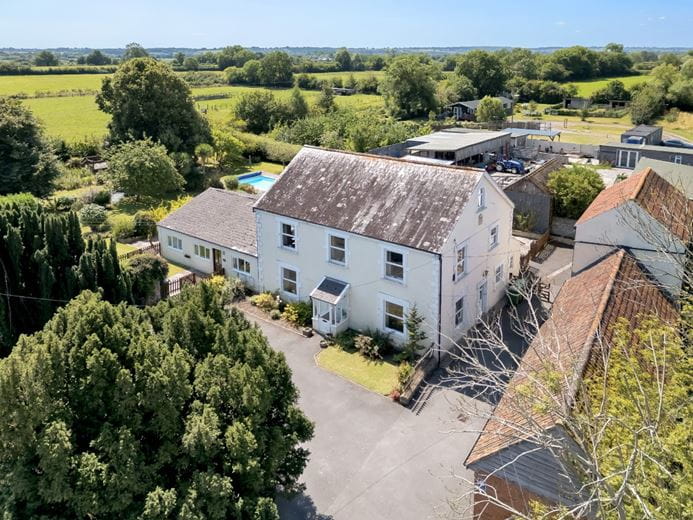 6 bedroom house, Glastonbury Road, Meare BA6 - Available