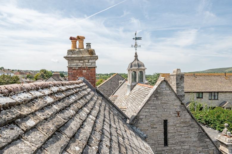 8 bedroom house, High Street, Swanage BH19 - Available